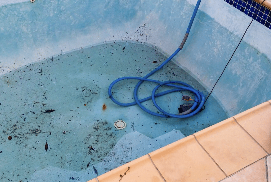 nettoyage piscine apres vidange bonde de fond