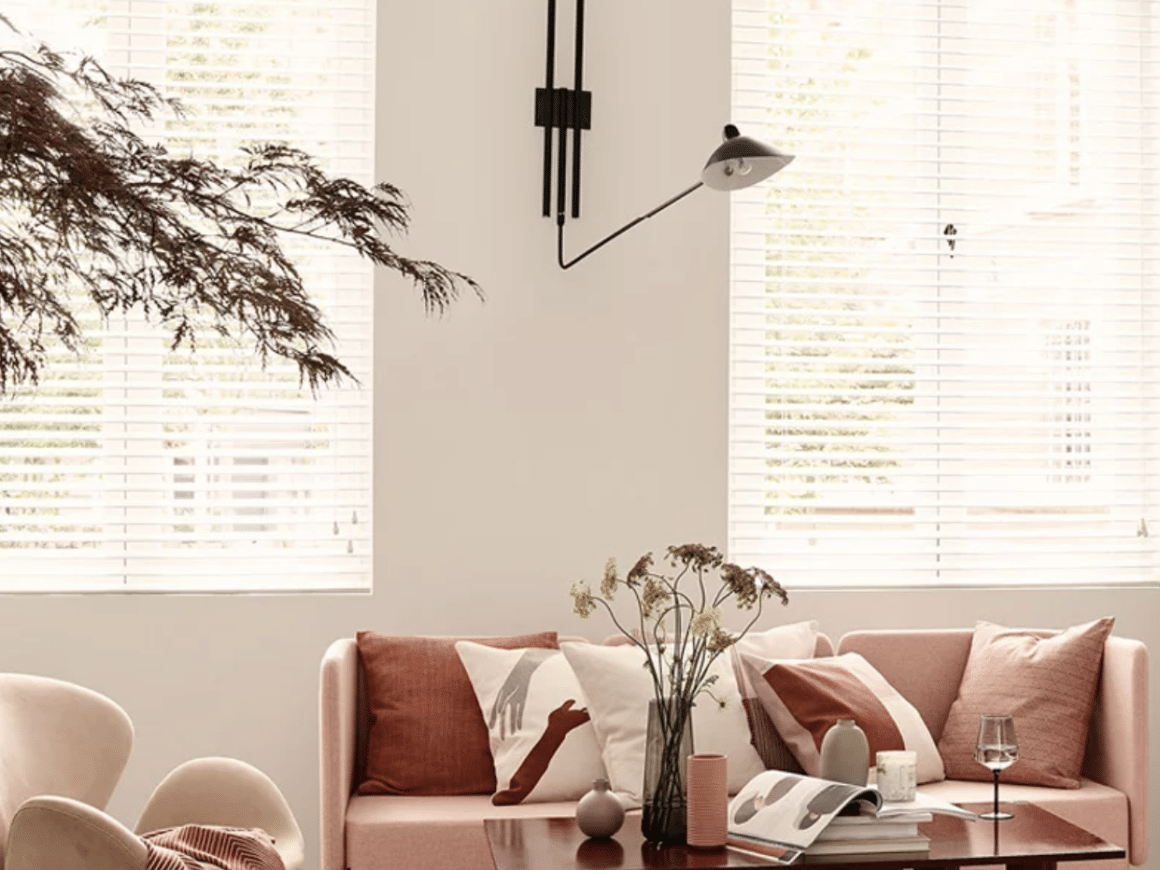 Ces couleurs étonnantes avec lesquelles le rose poudré match en déco