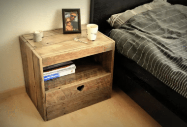 faire une table de chevet en palette bois pour une chambre